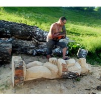 Резьба по дереву. Скульптура «Маша и медведь".фрагмент